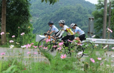 2023年寧鄉至張家界國家森林公園300公裡自行車騎行挑戰賽。吳勇兵攝