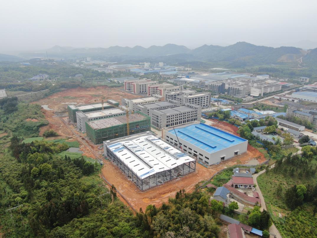 中方产业开发区新材料产业园标准化厂房项目。中方县融媒体中心供图