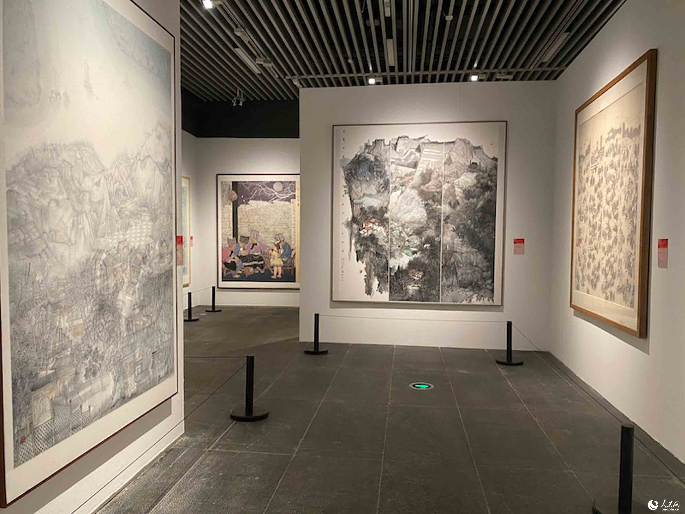 湖南美術館內作品展出。人民網記者 向宇攝