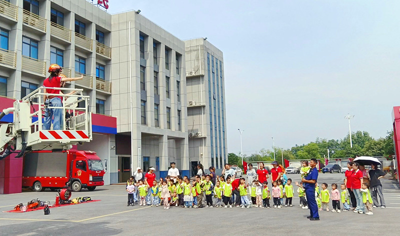 消防站开放日活动现场。永州零陵消防供图