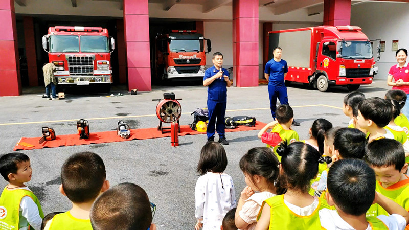 消防員為師生講解消防知識。永州零陵消防供圖