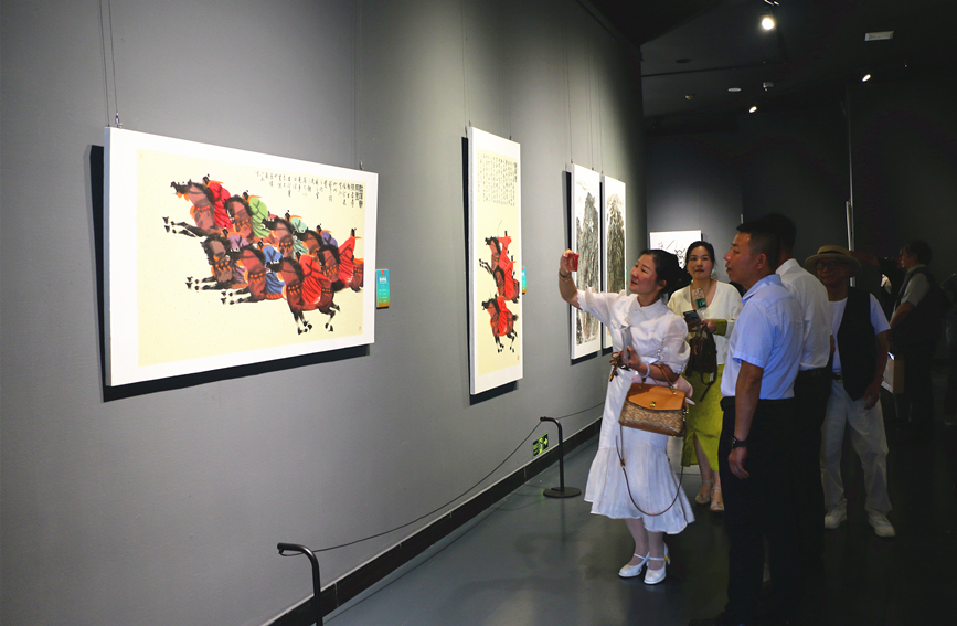 纪念齐白石诞辰160周年  湖南湘潭举办全国书画名家特邀展