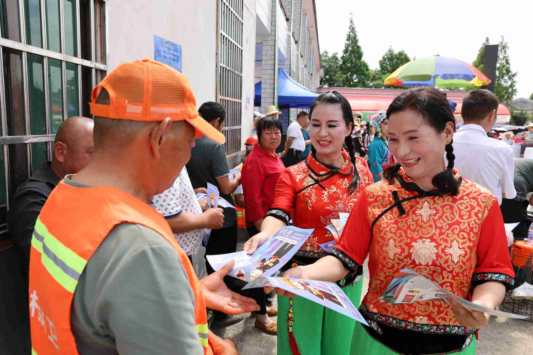 洞庭漁歌消防宣傳服務隊開展消防宣傳（單位供圖）