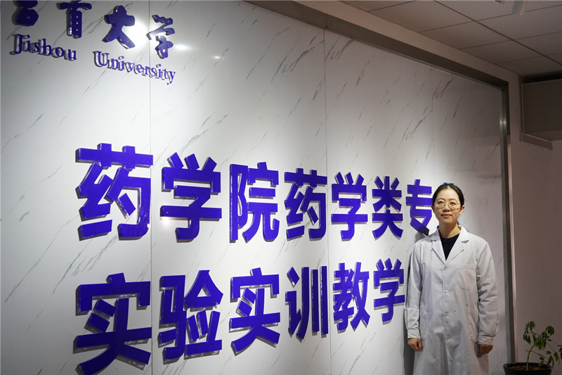 盛益華在吉首大學。受訪單位供圖