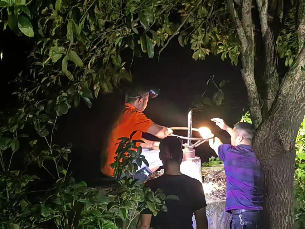 泵站管理人员24小时轮流值班。单位供图