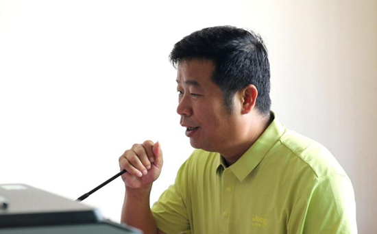 村干部在廣播室通過“大喇叭”提醒村民注意防范溺水事故。受訪單位供圖