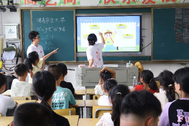 志愿者们开办的兴趣课堂。单位供图
