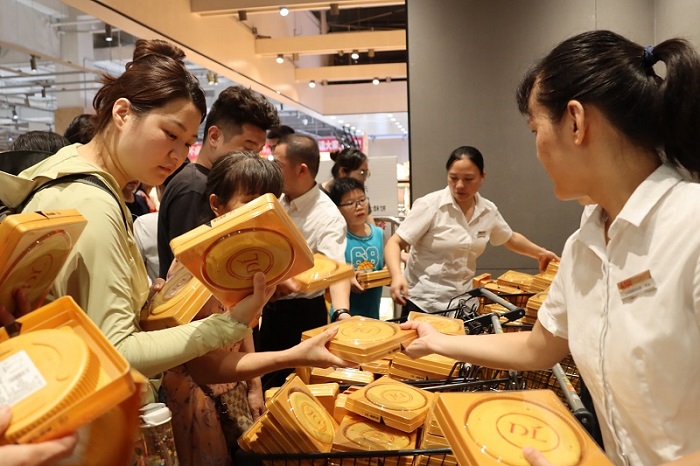 胖東來自有商品受到顧客歡迎（單位供圖）