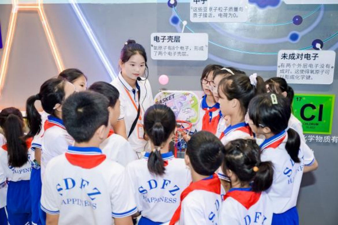 “风力发电”科学素养研学公开课。单位供图