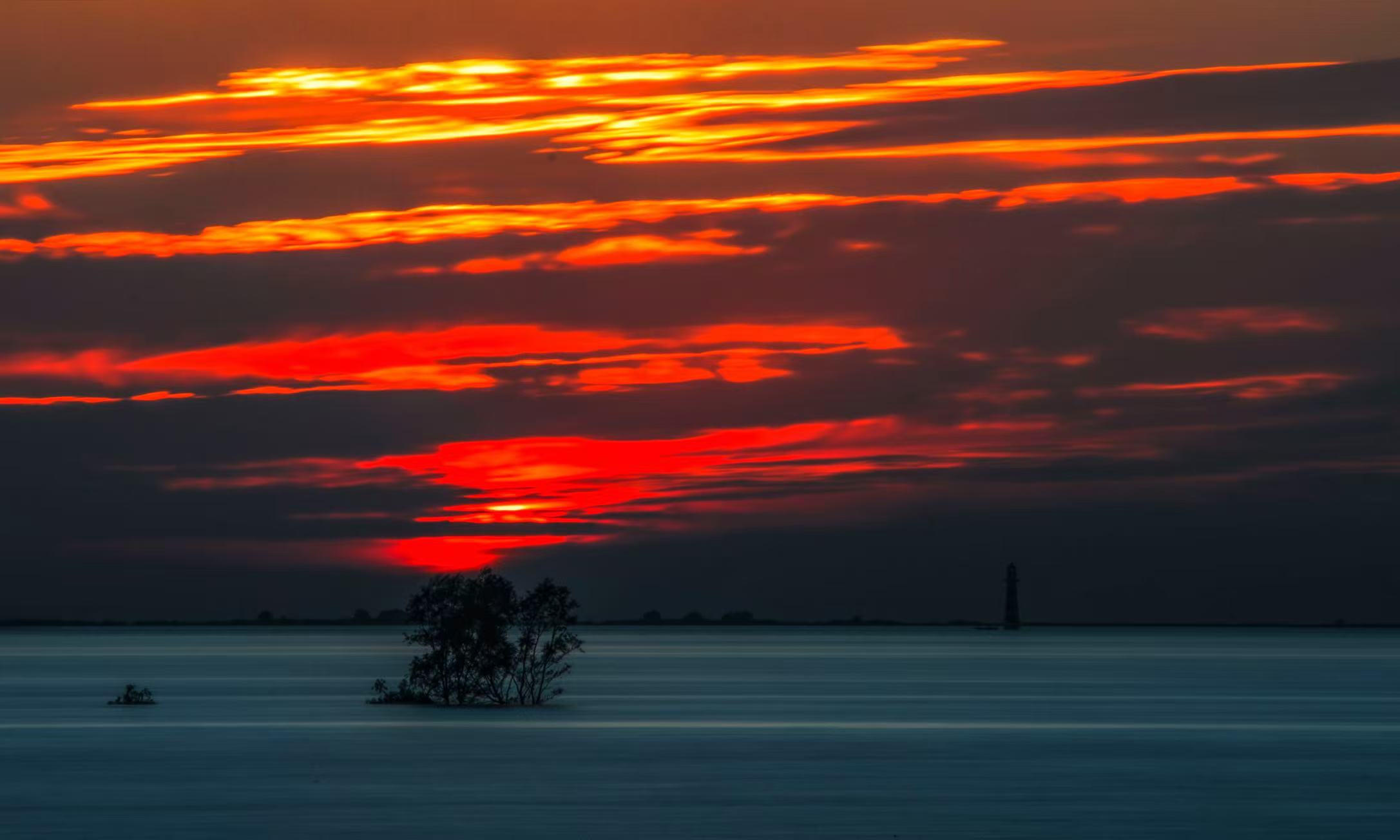 洞庭夕照。唐小华摄