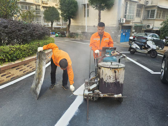 道路铺设。受访单位供图