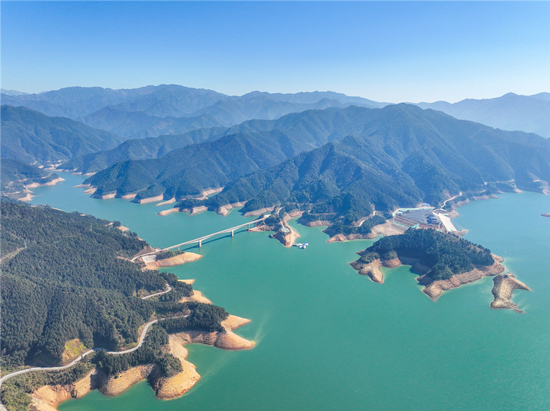 1月12日，在湖南省永州市江華瑤族自治縣拍攝的涔天河國家濕地公園景色。。受訪單位供圖