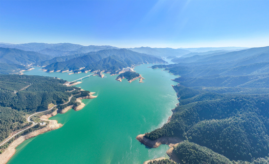 1月12日，在湖南省永州市江華瑤族自治縣拍攝的涔天河國家濕地公園景色。。受訪單位供圖