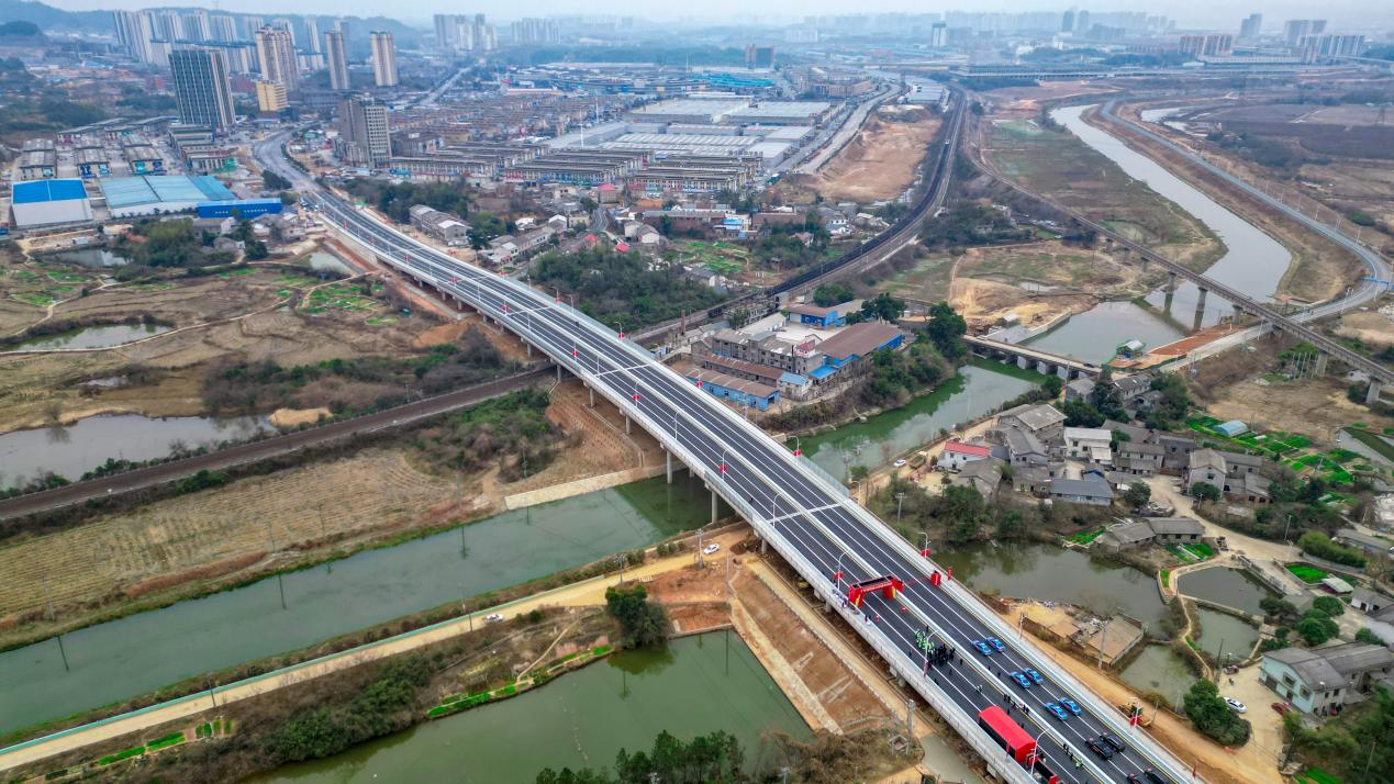 通車后航拍。望城城發集團供圖