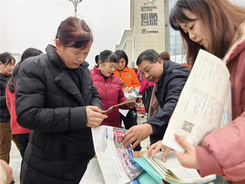 新春走基层｜湖南宁乡：“家门口”送上新春“就业大礼包”