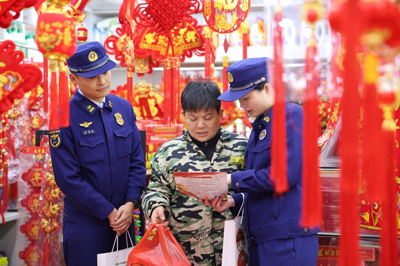 開展消防宣傳。單位供圖