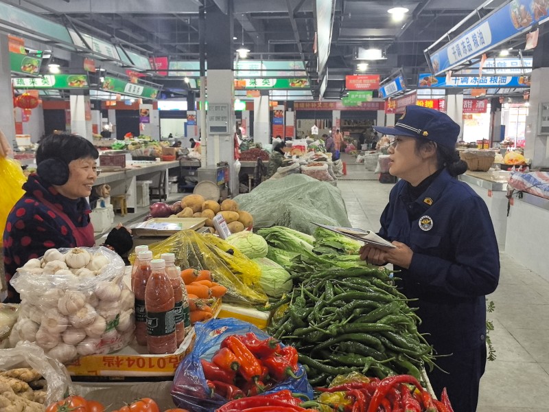 深入农贸市场开展消防安全宣传（单位供图）