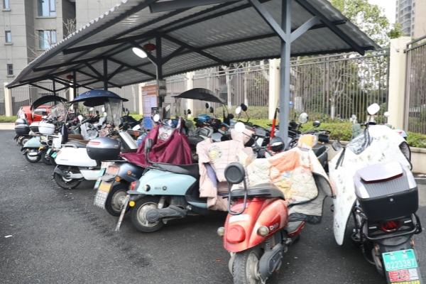 电动车整齐排列充电(供图单位:株洲消防)