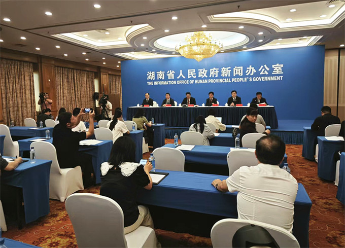 新闻发布会现场。人民网记者 刘宾摄