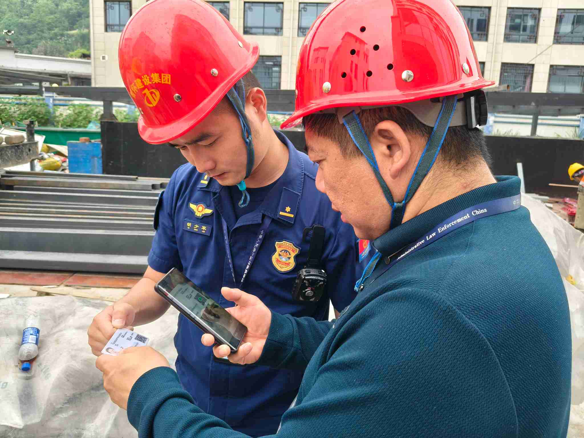 张家界消防联合多部门对建筑施工工地开展违规动火作业专项执法检查。受访单位供图