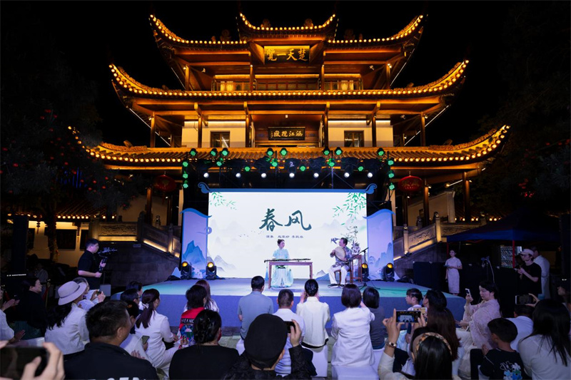 “天心阁下，古调今弹”古琴音乐会现场。天心区委宣传部供图