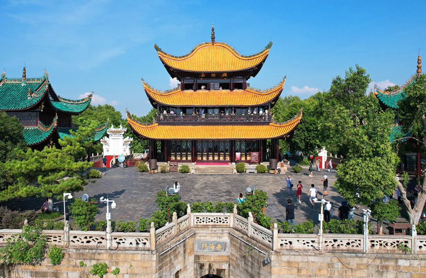湖南岳阳：登千年名楼，览洞庭之胜