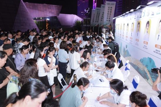 专家义诊现场。受访单位供图