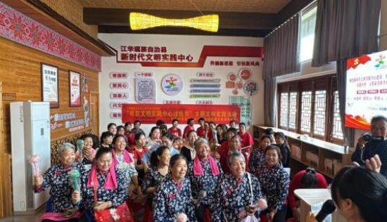 举办“我在文明实践中心过端午”活动。周珍萍摄