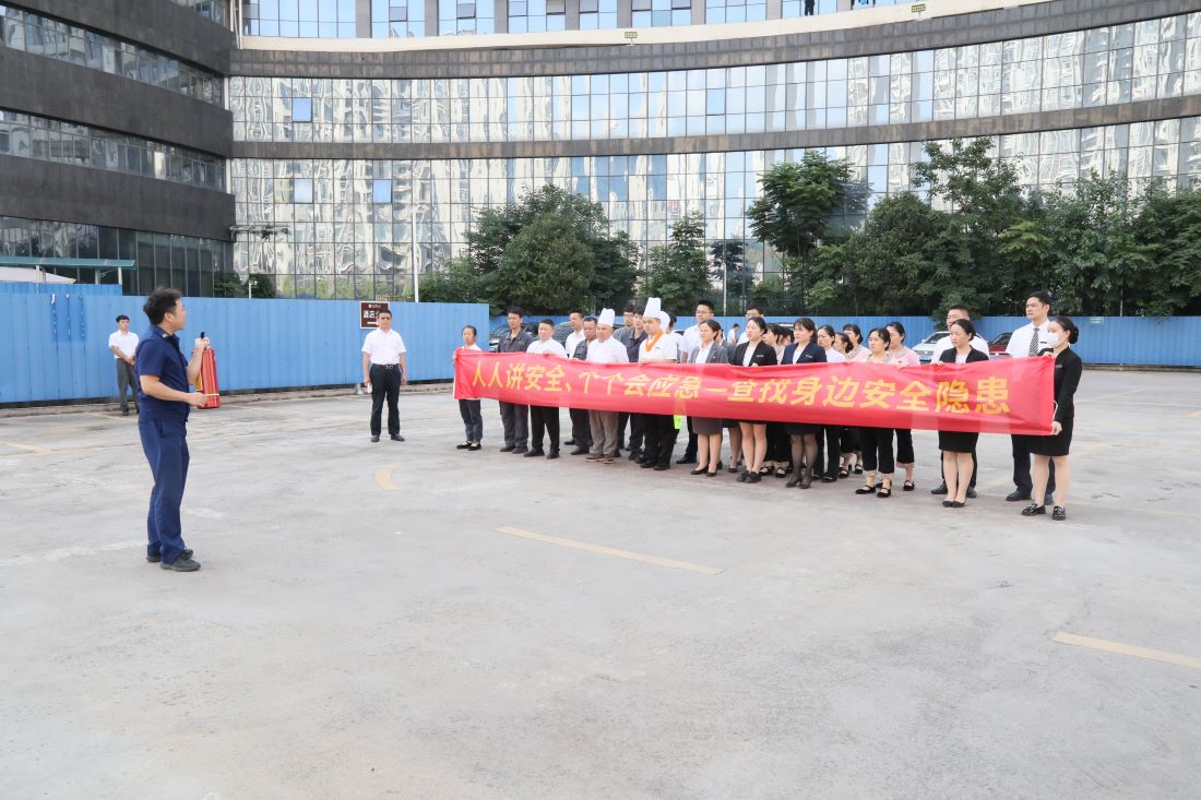 灭火器讲解。受访单位供图
