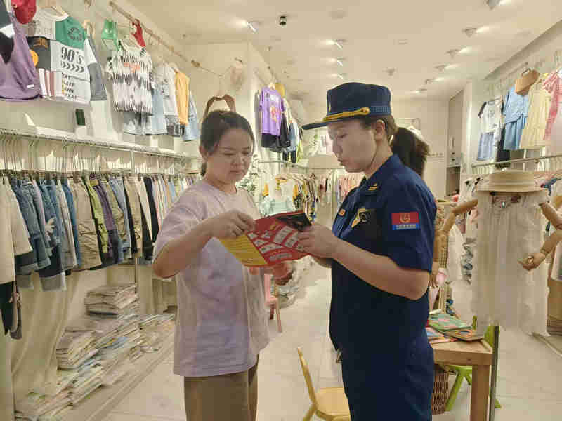 走进九小场所普及消防安全常识（单位供图）