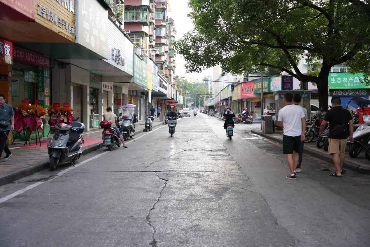 铁北路临街面干净整洁。单位供图