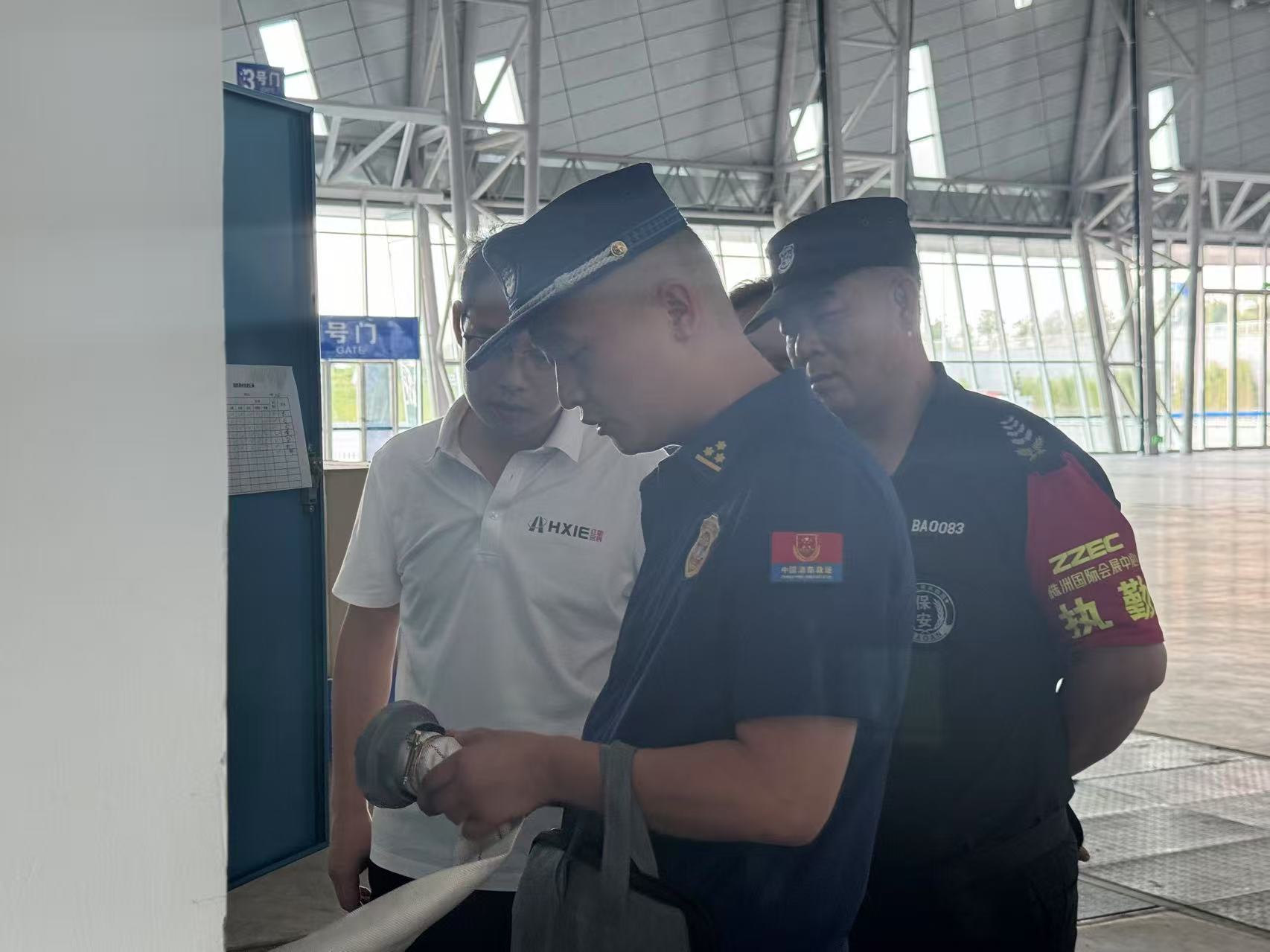 走進企業開展消防產品質量排查（單位供圖）