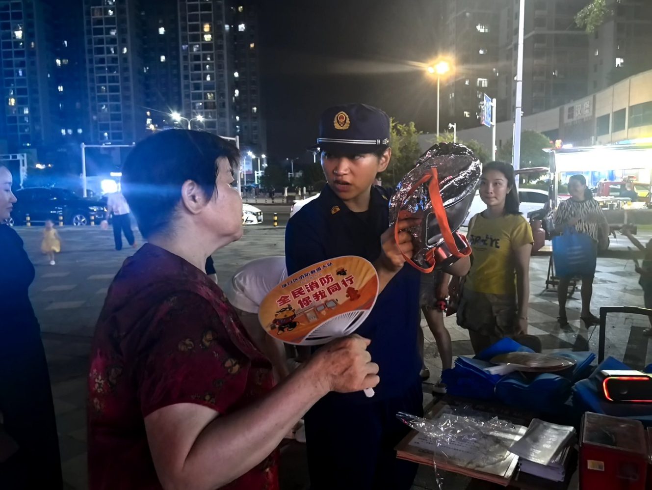 手把手教授如何辨真假（單位供圖）