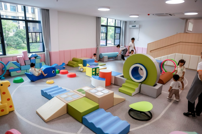 幼兒在進行玩耍。陳藝華攝