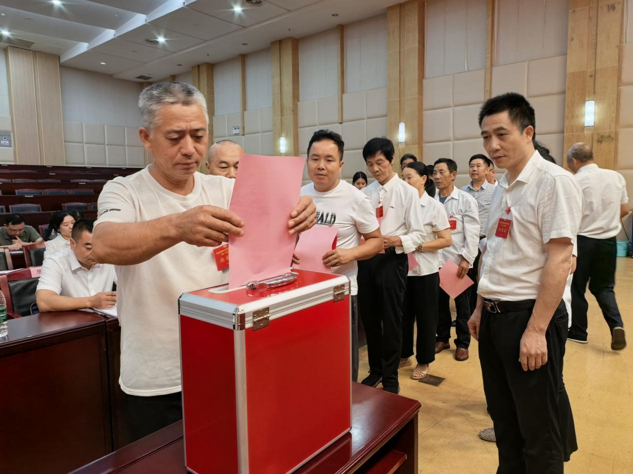 投票確定本街道的年度重點民生實事項目 單位供圖