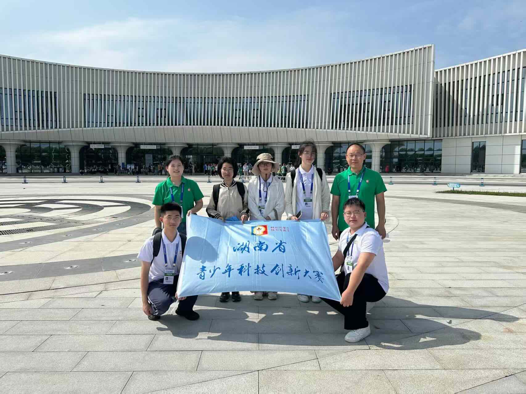 湖南科创英才在39届全国大赛现场。单位供图