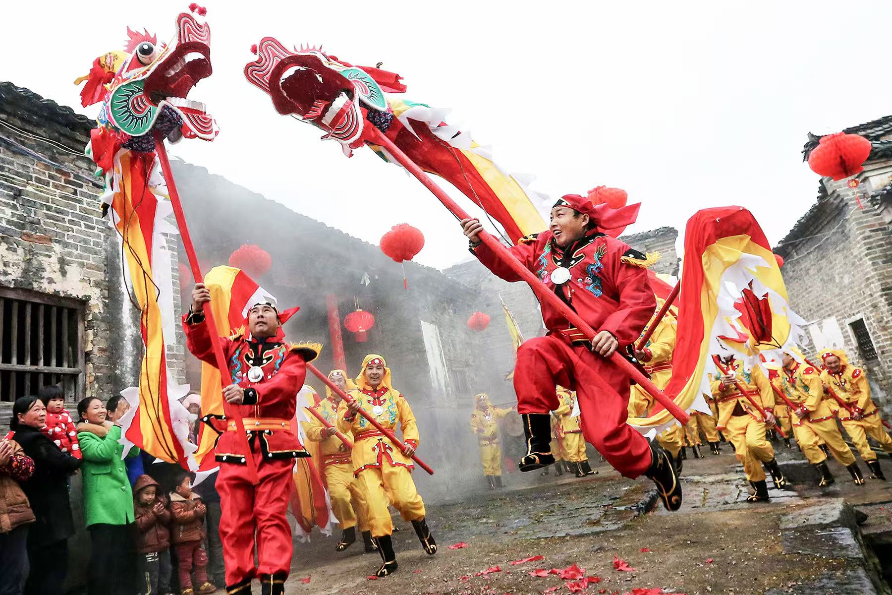 临武县花塘乡石门村开展“二月二龙抬头”习俗。陈卫平摄