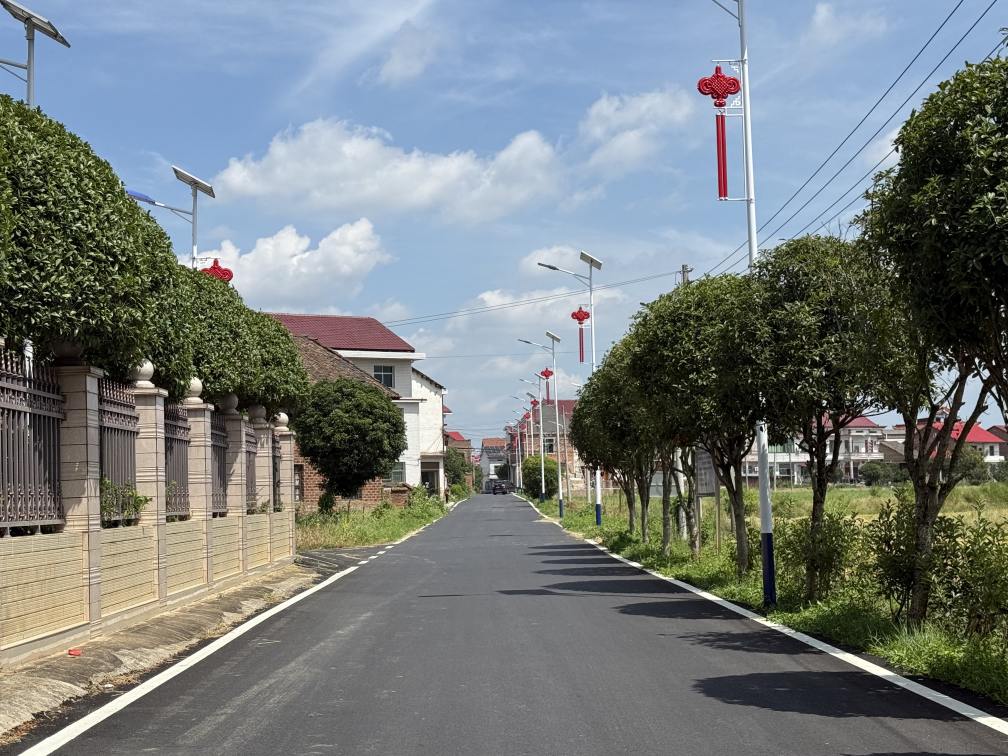 煥然一新的柘六公路。單位供圖