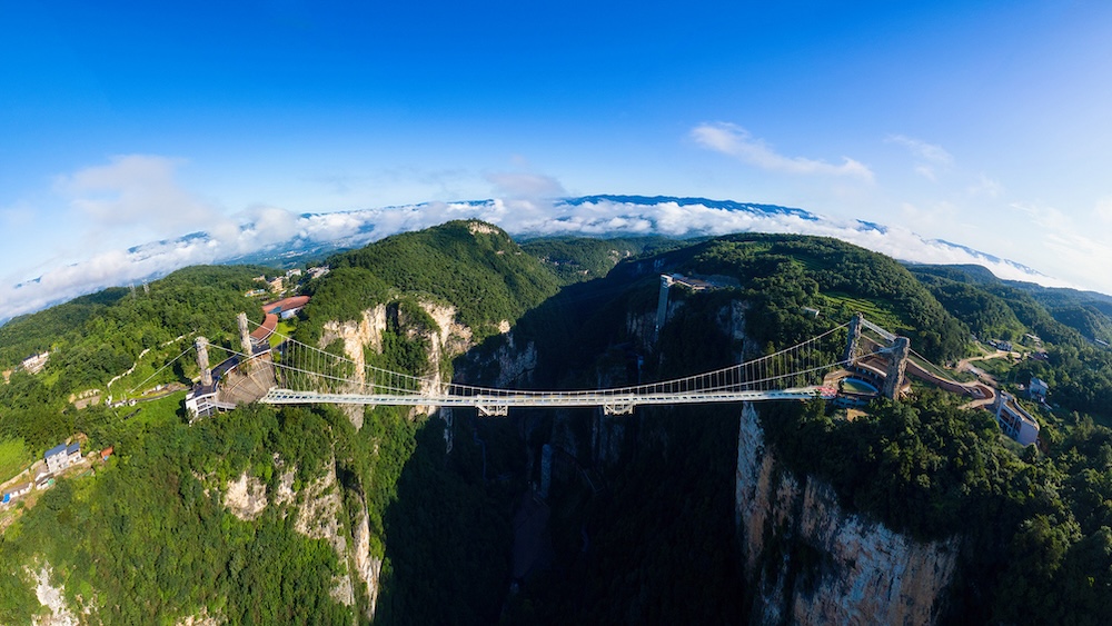 张家界大峡谷玻璃桥。受访单位供图