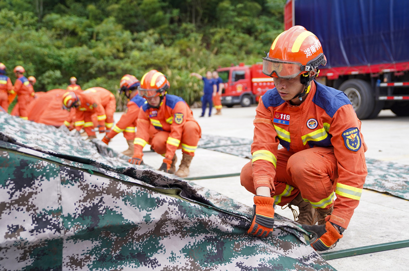 營地搭建。衡陽消防供圖