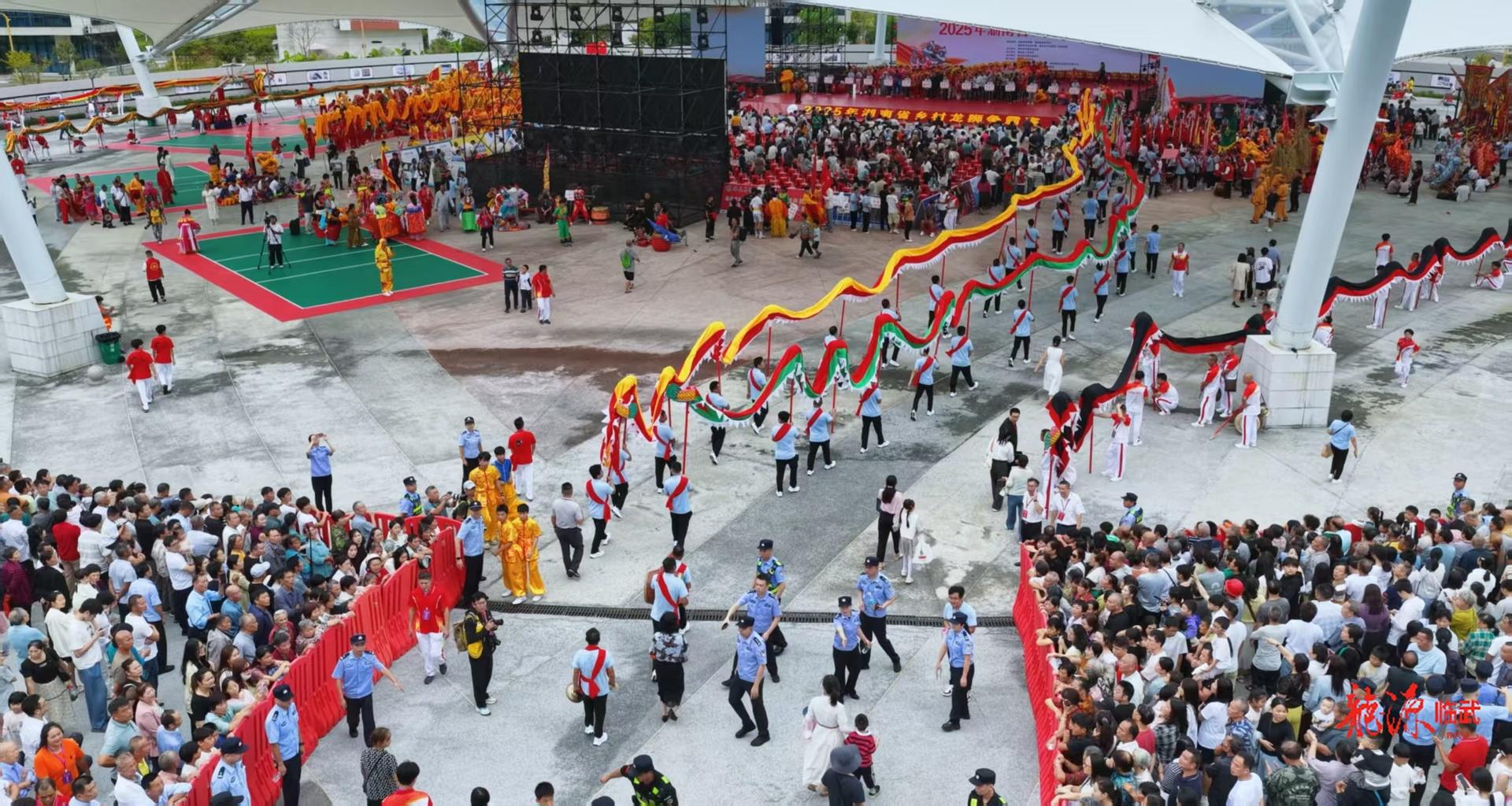 湖南省乡村龙狮争霸赛现场。受访单位供图