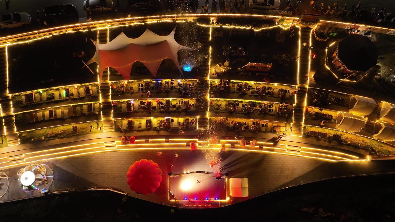 临武县微电影城“漫堤”餐吧现场。受访单位供图