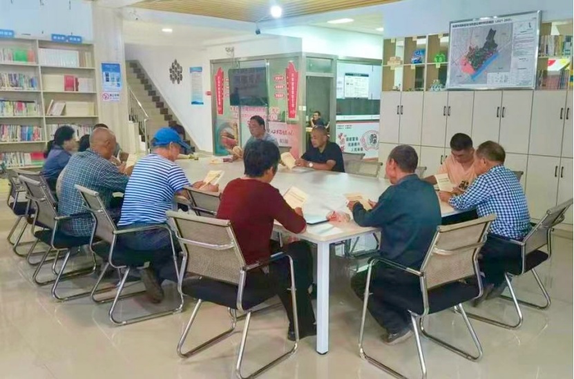 湘潭市岳塘區雙馬街道雲和村農家書屋。胡群英 攝
