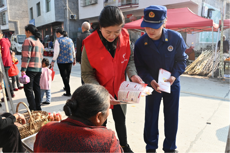 開展防火知識宣傳。城步消防供圖