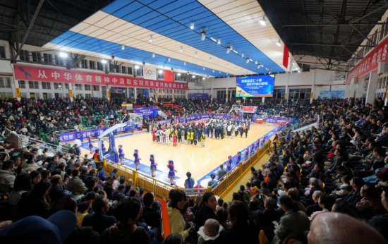 开幕式现场。蓝玉春摄