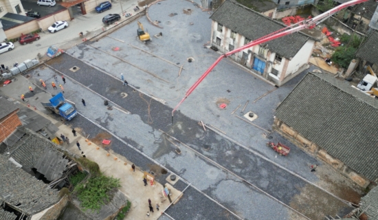 昔日粮站正在改造为停车场。朱婷摄