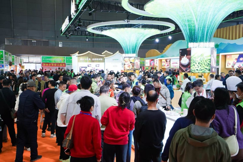 人气满满的展区。黄承鹏摄