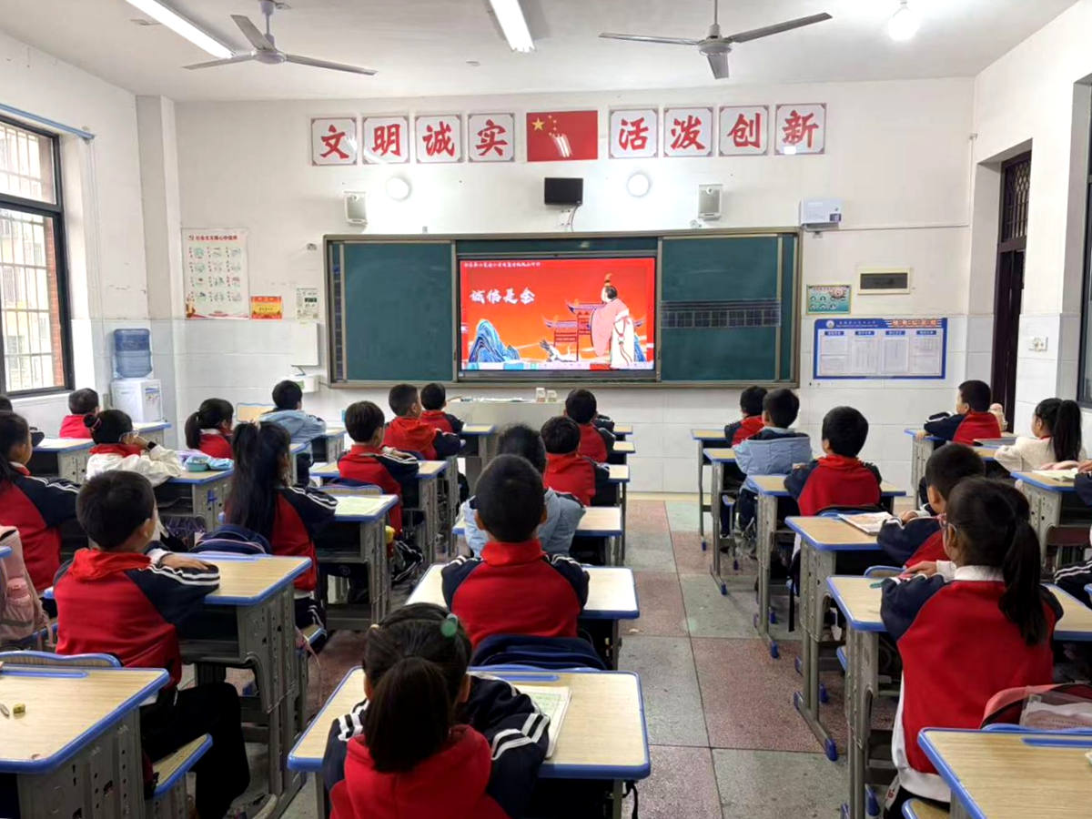 主题班会现场。段炼 摄