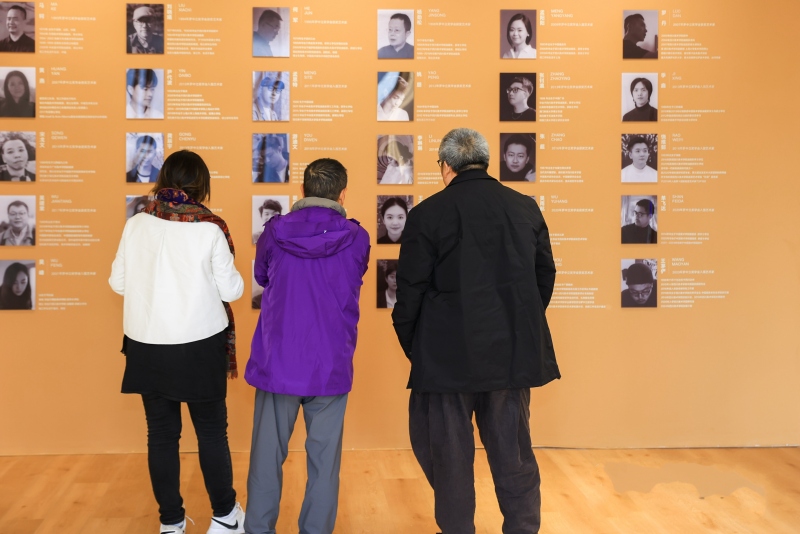 观众在展厅内看展。受访单位供图