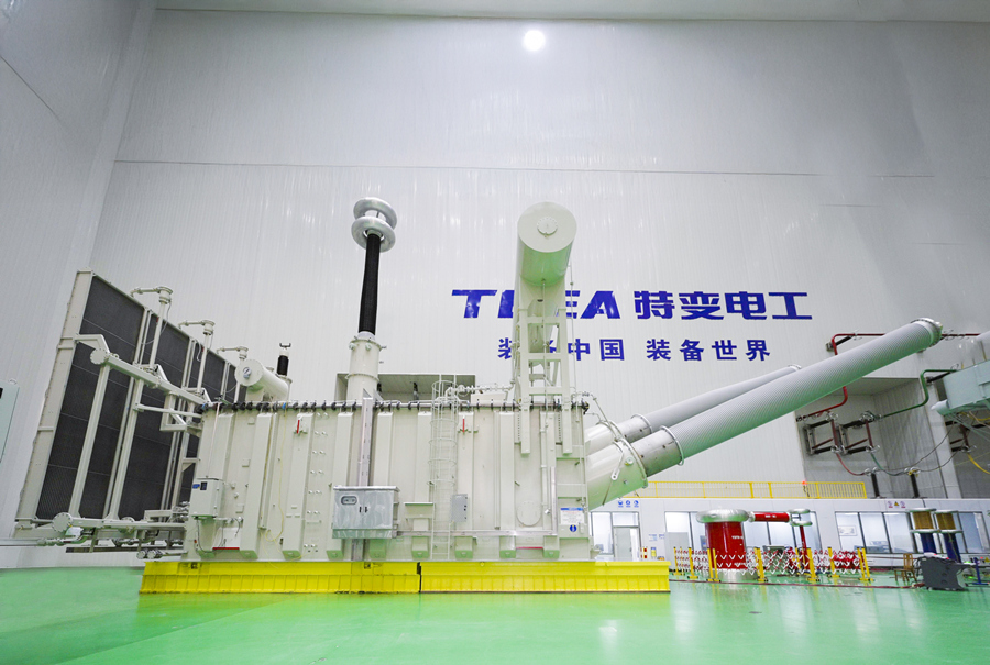 应用于“宁电入湘”衡阳站的±800kV换流变压器。受访单位供图